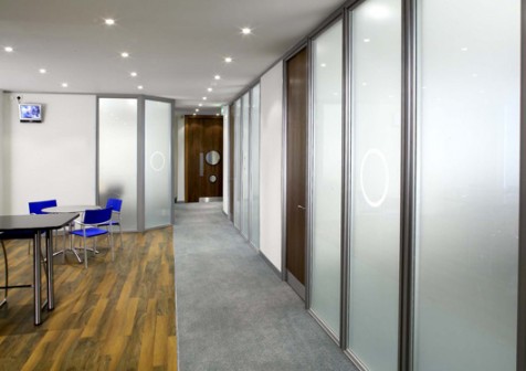 Advantage of glass office partitions